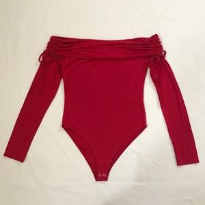 2/$25✨Forever21 Off-the-Shoulder Bodysuit